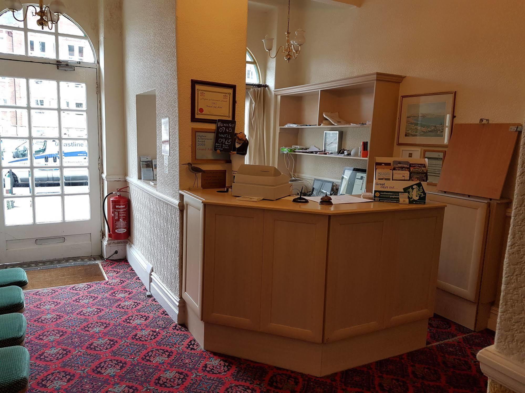 Grand Ash Hotel Llandudno Dış mekan fotoğraf